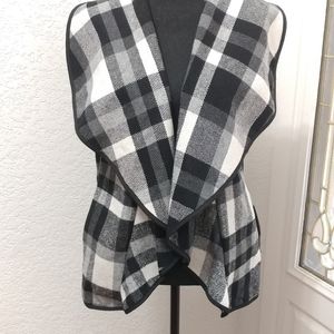 Cute vest with invisible pockets